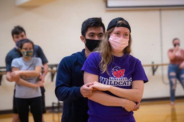 students rehearsing for the 2021 lu'au